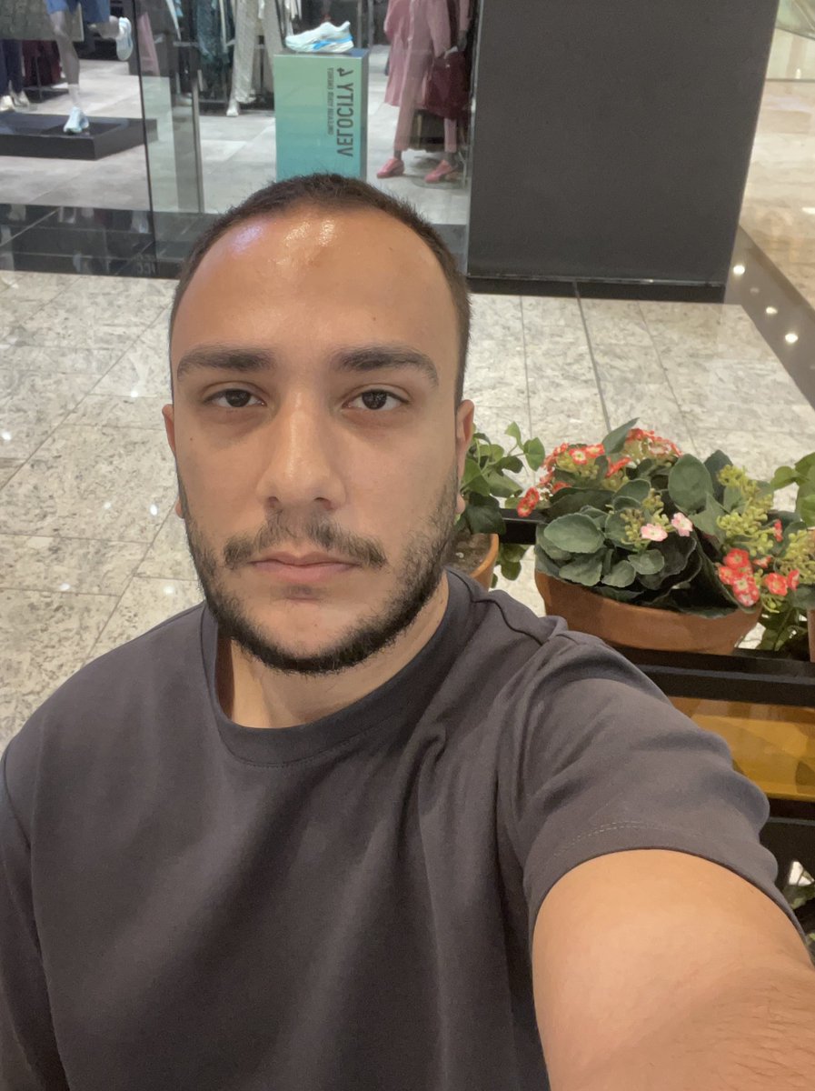 نمت ١٤ ساعة. 👍🦦