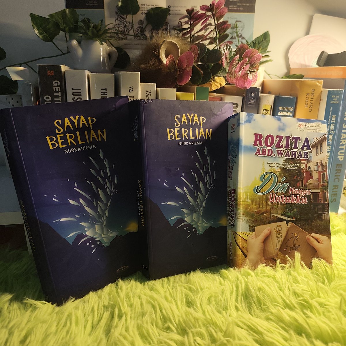 ✨Giveaway TribeKakchik x Bitara✨

Syarat dia, kongsi saja novel feveret yang pernah dibaca. Tak kisah berapa banyak yang awak nak kongsi, tak ada masalah.

Giveaway akan ditutup pada hari Khamis, 11.59pm.

Pemenang akan dipilih secara rawak ya. 

Best of luck!🥳