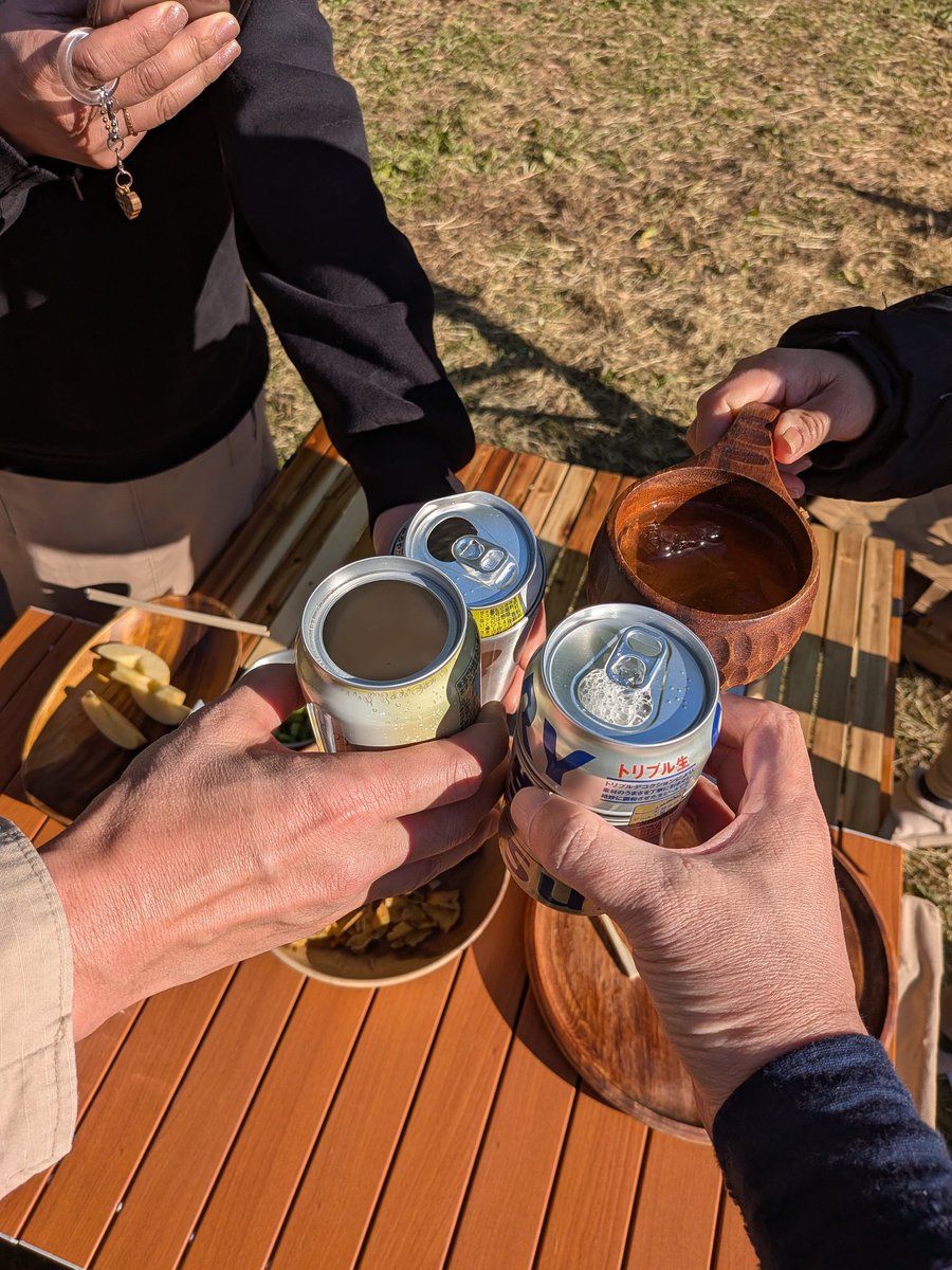 toshibonsuke's tweet image. 皆さん、こんばんは🌃

日曜日！ももうすぐ終わり😅
土日はキャンプ、しかもワタシは初めてのグルキャン⛺️⛺️⛺️⛺️
おねえと大体良い人と後世は竹になりたい人と4人＋２ワンで🦮🦮🤣
めちゃ天気いいし、楽しいしで、サイコーなキャンプでした😍
お三方、ありがとねー😆

明日も宜しくです👍️
へばっ👊