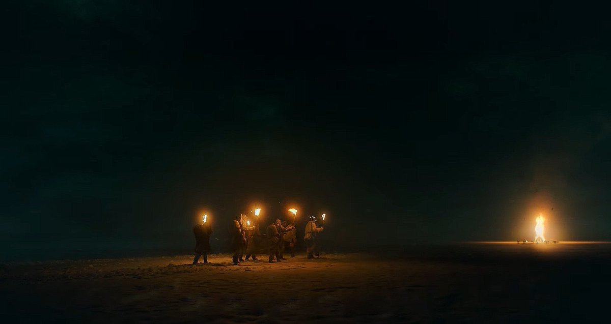 فيلم Frankenstein مكانه الطبيعي هو السينما وليس المنزل، تجربة مبهرة بحق ومن أجمل ما قدمته 2025 عمل يُثبت نفسه كأفضل اقتباس للرواية ..

هذا العمل السوادوي يغوص في عمق النفس البشرية ويطرح سؤال محوري: إلى أي حد يمكن للجنون والطموح أن يدفع الإنسان ليخلق حياة ويفرض عليها قيوده؟