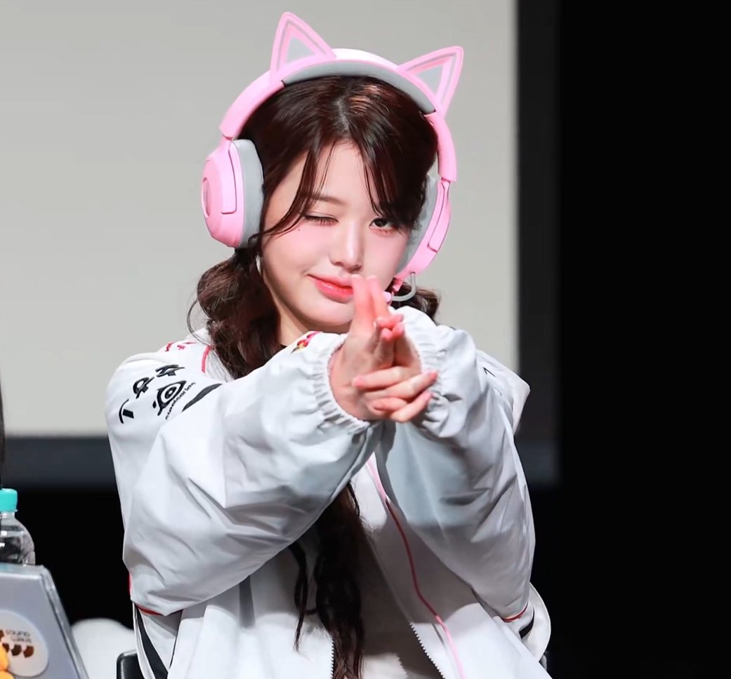 dollyguma's tweet image. T1 WONYOUNG