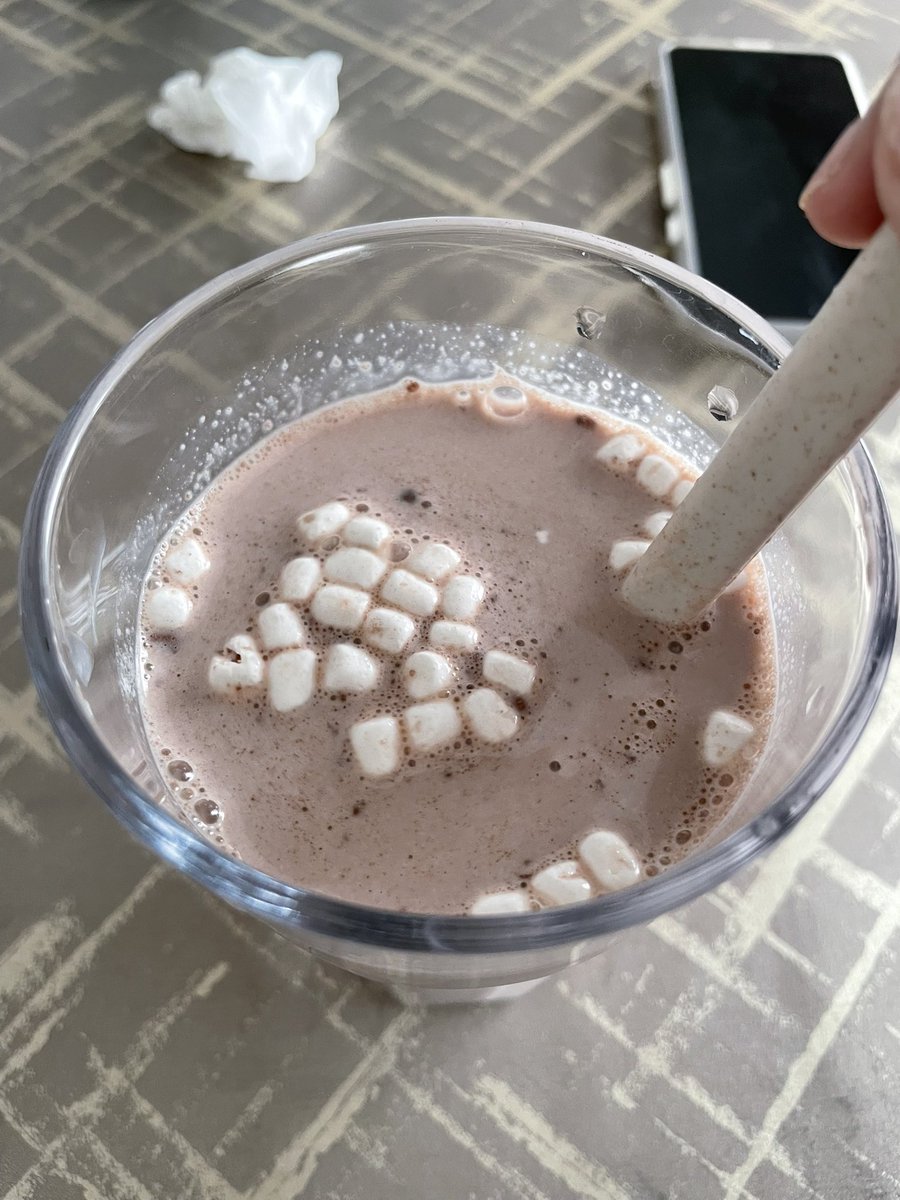 rimiwu's tweet photo. best choccy milk combo, cowhead + swissmiss https://t.co/vlLK7sriLK
