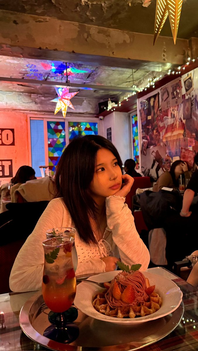 treely0591's tweet image. 수능 끝나고 여자놀이하구 왔어용