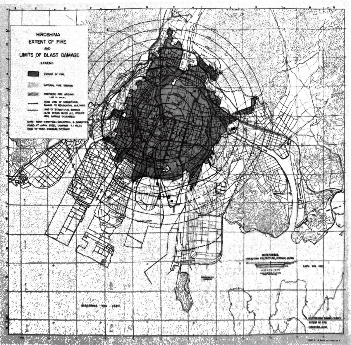 Un poder explosivo cuatro mil veces superior al de la bomba lanzada en Hiroshima, donde murieron más de 80,000 personas de un solo golpe, las secuelas mataron casi el doble (documentado).

Eso es uno solo de los "juguetitos" nucleares con los que se están amenazando estos