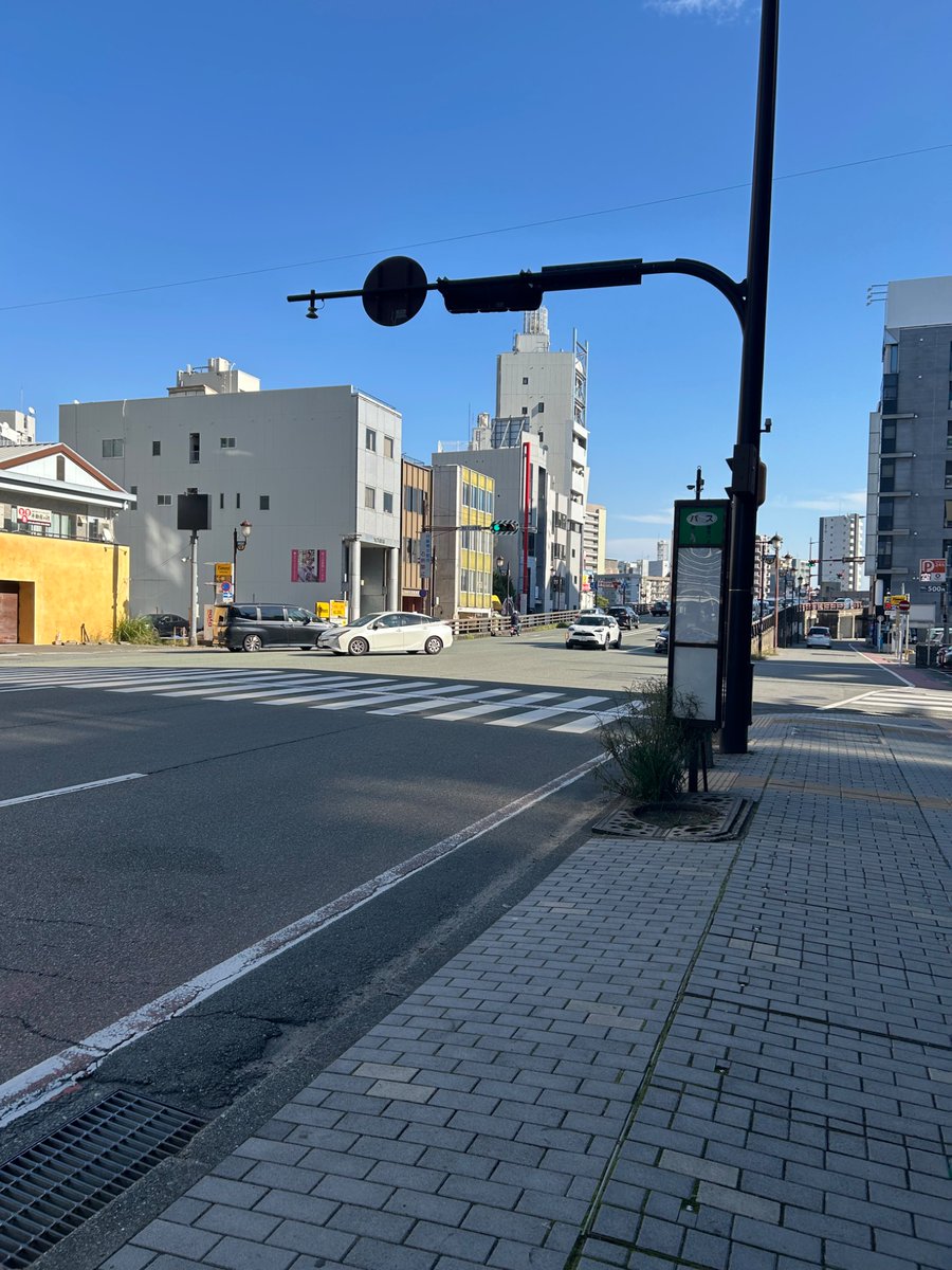 MNTManaita87's tweet image. #爼號報　#交通信号機　#熊本信号機
【撤去】日本信号製鉄板300撤去、県内の鉄板消滅か

鉄板含めた補助灯器のみ減灯、その他の電材薄型及び電材歩灯は健在