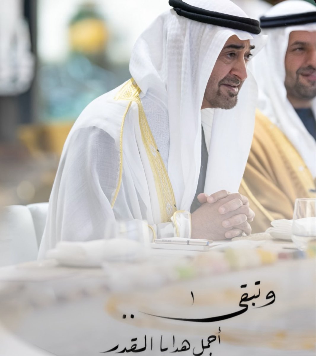 يعيش يعيش يعيش سيدي قائد العرب والسلام الرئيس القائد المفدى سمو الشيخ محمد بن زايد حفظه الله ورعاه وسدد خطاه