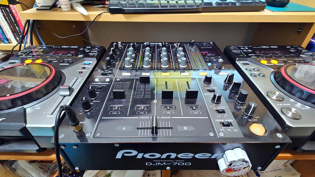 明日は久しぶりのCDかな。