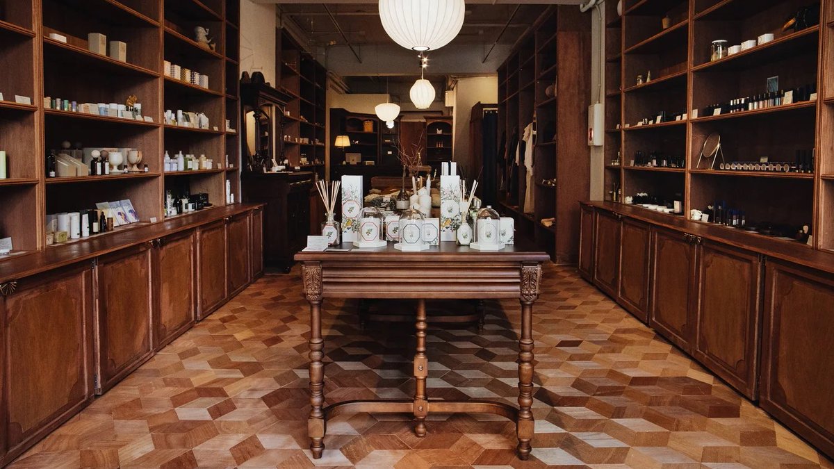 東京の蔵前の香水取り扱い店が最近充実してる。歩くだけで楽しいエリアになっています。

1️⃣文月
2025年11月オープンしたばかり。香水はミレー エ ベルトー（ミレー エ ベルトー）やOutremer（旧L’Aromarine）を取り扱い。ミレーは『クローズ ユア アイズ』、『#1 フォー ユー』、『#2