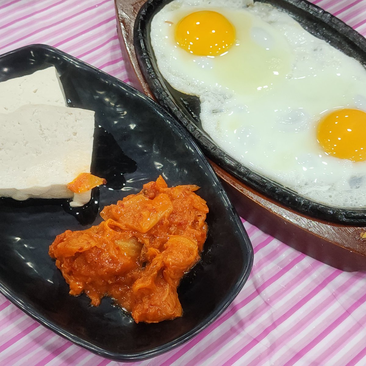 오늘의 메뉴는
망원 우리바다수산 대방어회야 으무!
다들 오늘도 맛저해 으무!