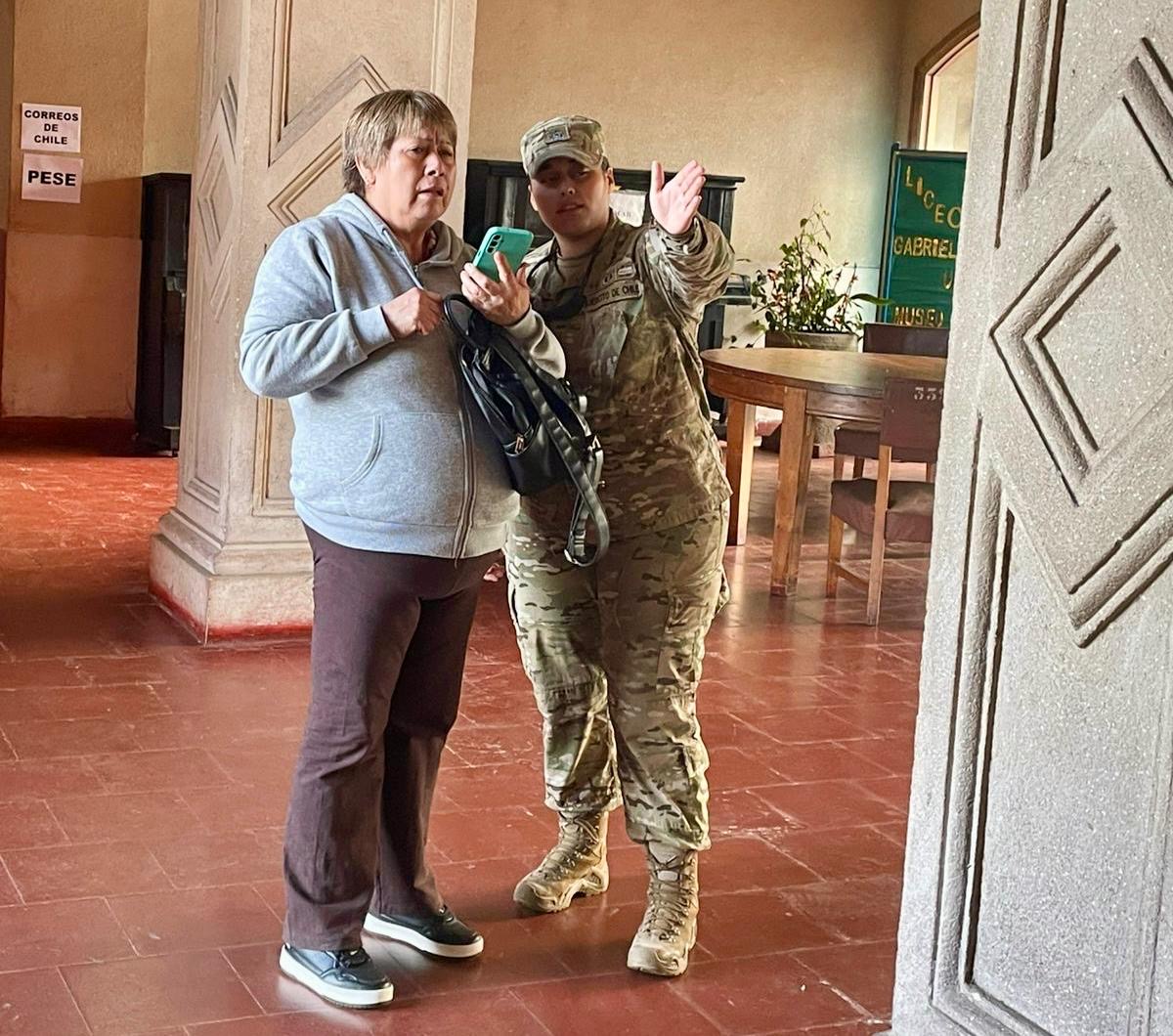 Ejercito_Chile's tweet image. Desde #LaSerena hasta #Concepción, los efectivos de la @IiChile están desplegados para brindar seguridad en los locales de votación. #Elecciones2025 #EleccionesPresidenciales