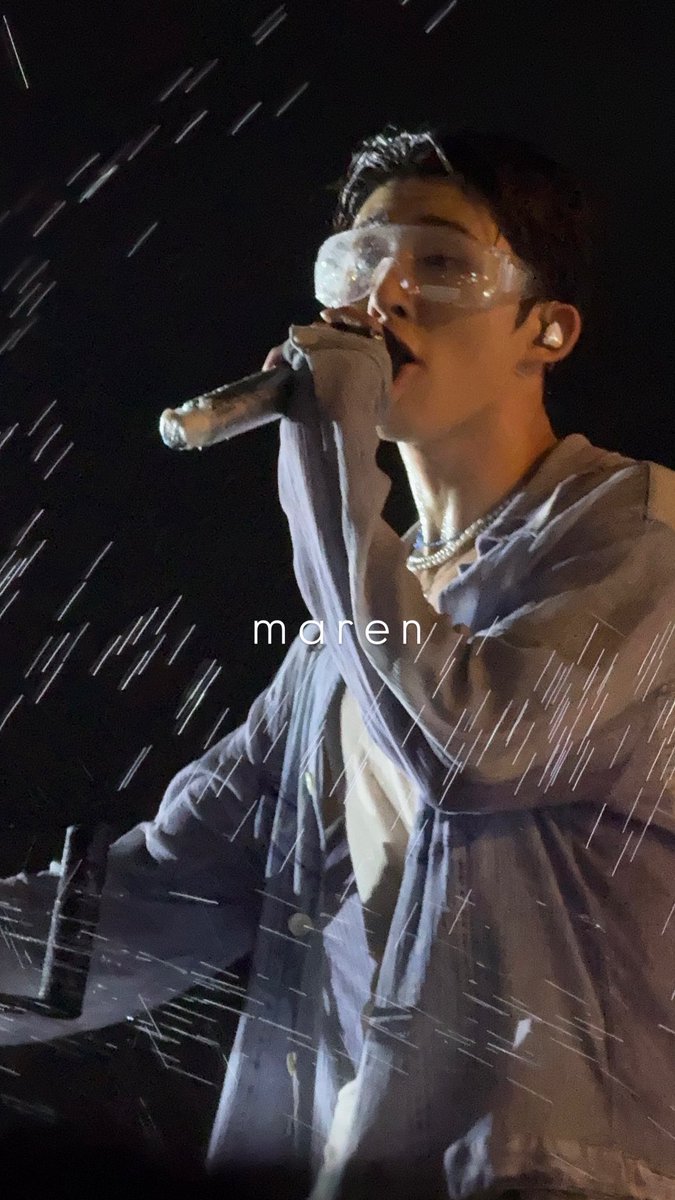 _131coded's tweet image. BI, MY PHONE SPEAKER’S BROKEN HAHAHAHAHAHAHAHA #WATERBOMBHOCHIMINH