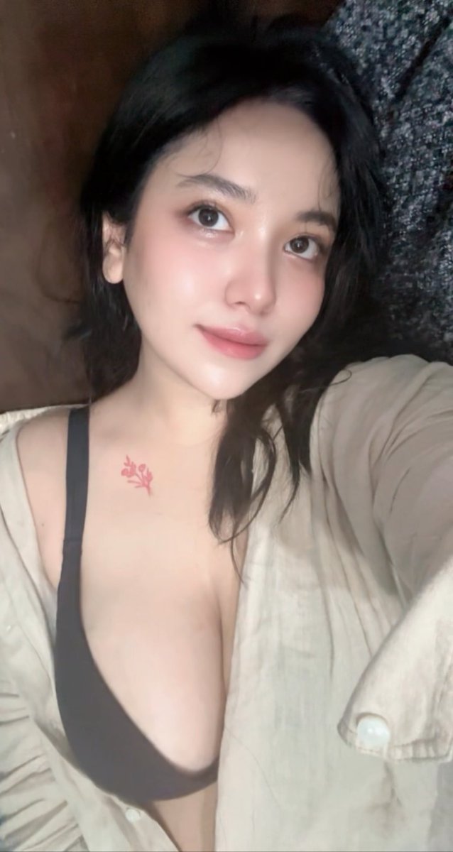 ChizzCakeee's tweet image. mau cuddle🥺