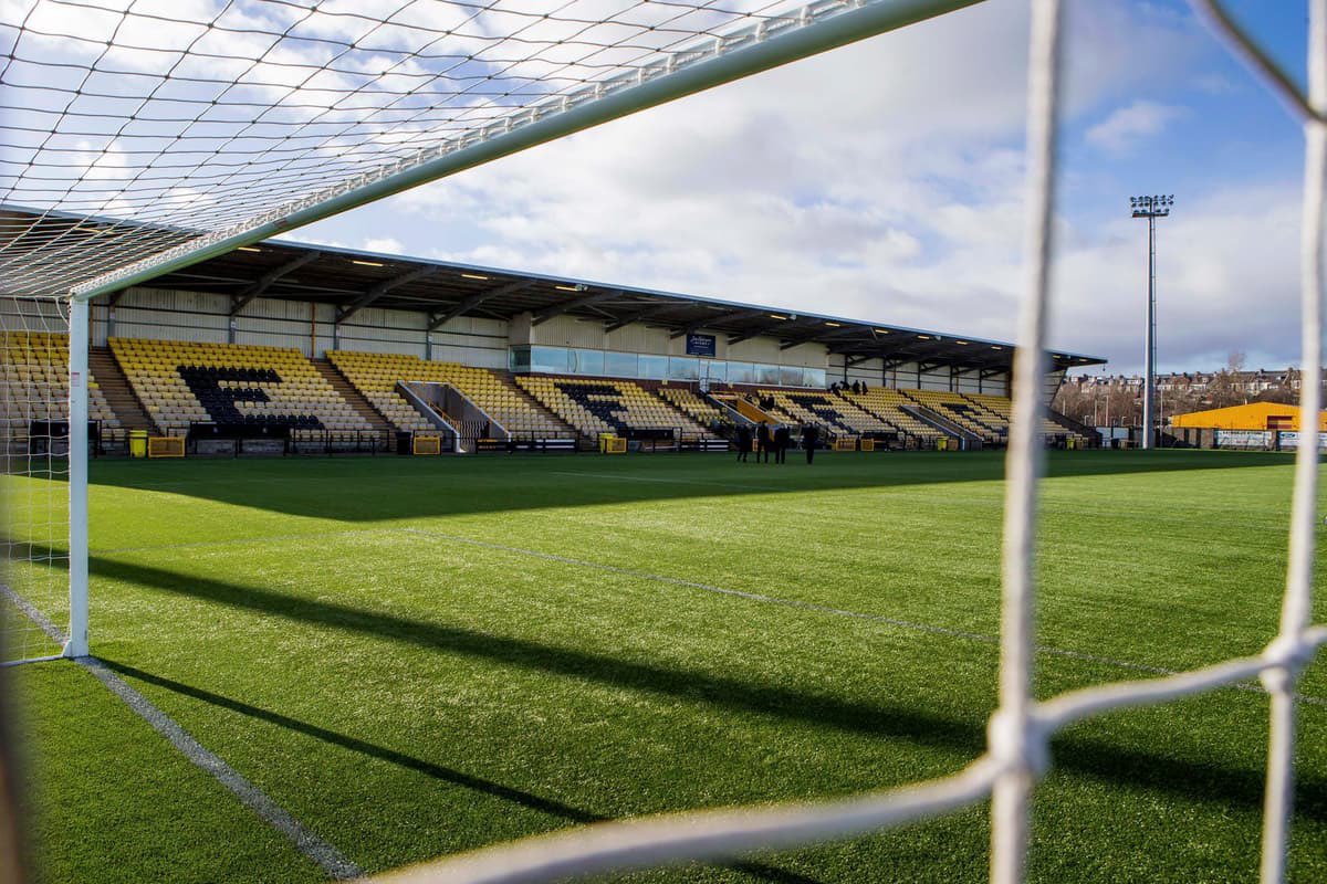 The_Thirty_'s tweet image. East Fife’s win over Stenny puts them in the playoff places and 4 points off top 👀 

The Fifers have won 8 of the last 11 games at Bayview and are without defeat there since August - no SPFL team are on a longer home unbeaten run 🟡⚫️