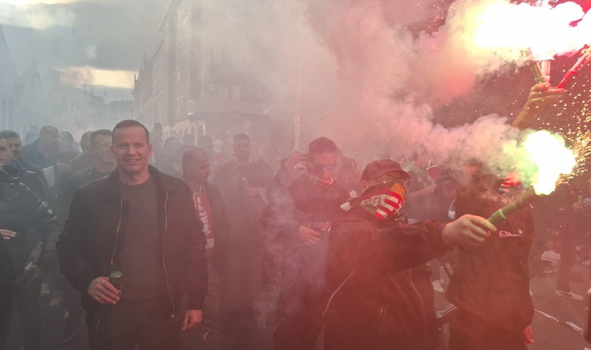 🇭🇺 Hajrá magyarok! Mindig, minden meccsen! A csapat mellett fontos kiemelni az elképesztően jó magyar szurkolótábort is, akik mindig kitartanak a nemzeti csapat mellett. Éppen ezért elfogadhatatlan és megengedhetetlen az MLSZ undorító viselkedése, a régóta tartó szurkolóellenes