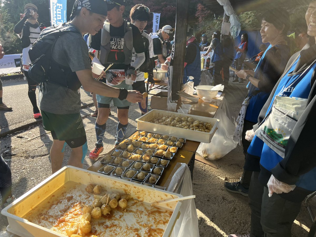 mizuhiro0311's tweet photo. 2日間、高山エイドありがとうございました！
エイドや誘導、救護者チーム、計測工房さん…みんなのおかげでスムーズに進み、感謝の気持ちでいっぱいです。笑顔いっぱいの最高のエイドでした✨
また来年（笑）

#FunTrails
#FTR秩父奥武蔵
＃みんなに感謝 https://t.co/tHsMdDBjMG