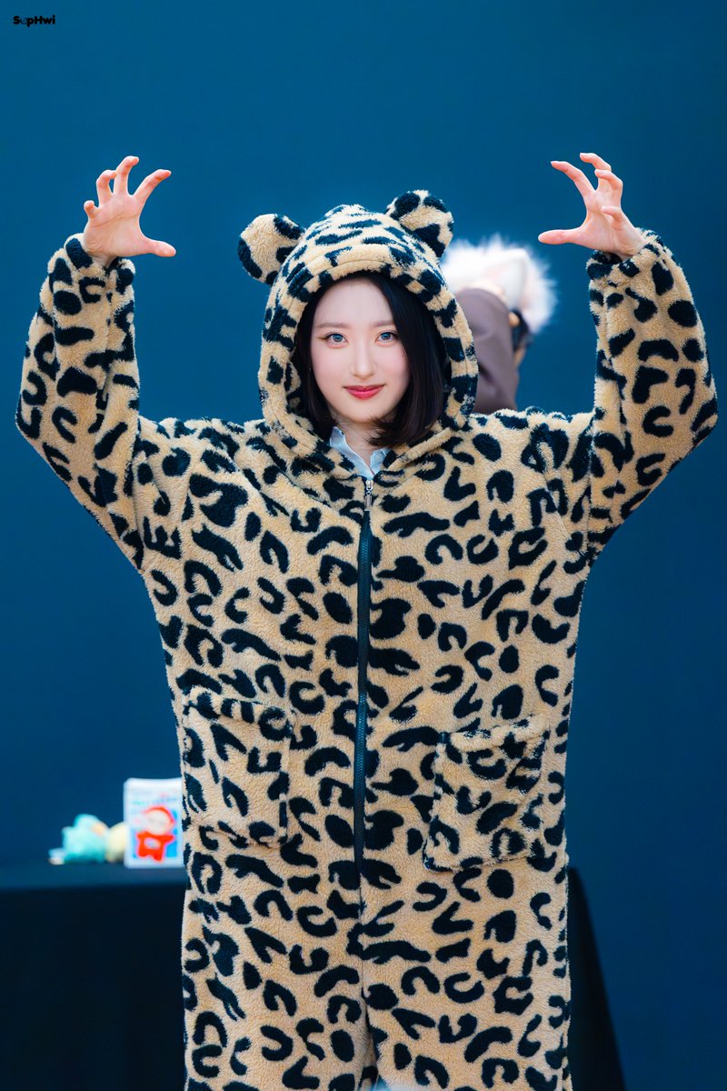 SupHwi_love's tweet image. 251116 에버라인 팬싸

#휘서 #HWISEO #하이키 #H1KEY