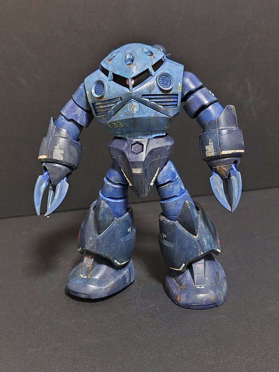 ズゴック完成＼(^o^)／
ナーガⅢ所属、133番機にしています。

海に浸かっているので、潮汚れ意識して汚してます。

#プラモデルライフ 
#ズゴック
#筆塗り