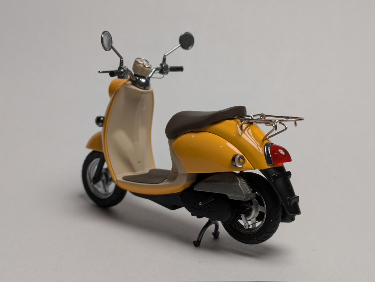 ヤマハ　ビーノが完成しました〜
やはりバイク、すんごい大変じゃないですか🥺

TAMIYA 1/24
CAMPUS FRIENDS SET II
YAMAHA VINO
#vino