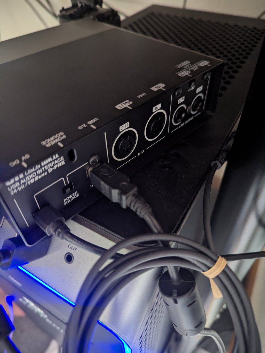 Ievendarkness's tweet photo. amplitube5で音インプットされなくて、生音だけ聞こえるんだけどなんでー?ur22mk2で、ドライバも入れてる。input outputもsteinbergにしてるのに。だれかたすけてください😢😢
#ur22 #amplitube #ギター初心者 https://t.co/4cRWg2qGXJ