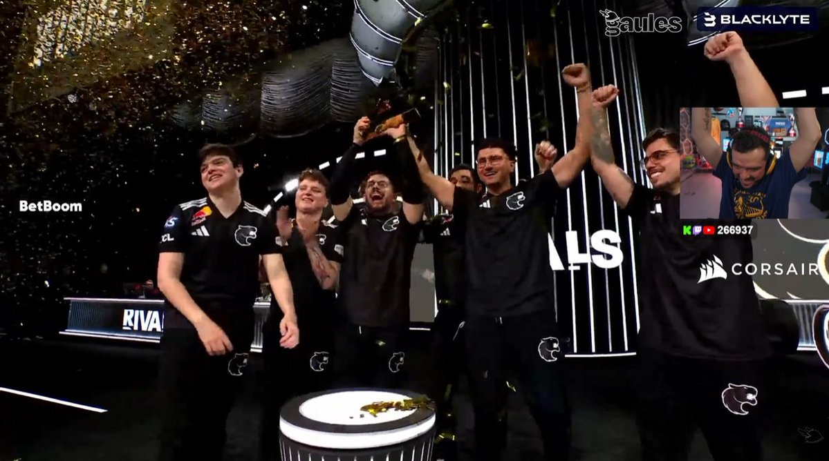 Gaules's tweet image. ACONTECEU DE NOVO!!!
O BRASIL, A @FURIA É CAMPEÃ DA BLAST RIVALS HONG KONG!!!!!
O PAÍS DO COUNTER STRIKE!!!!