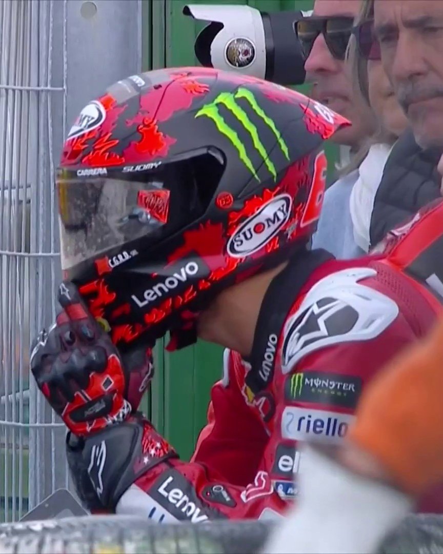 bikesontnt's tweet image. A picture tells 1000 words 😩 

Five races, five DNFs. A disaster for Francesco Bagnaia 😥 

#MotoGP #ValenciaGP