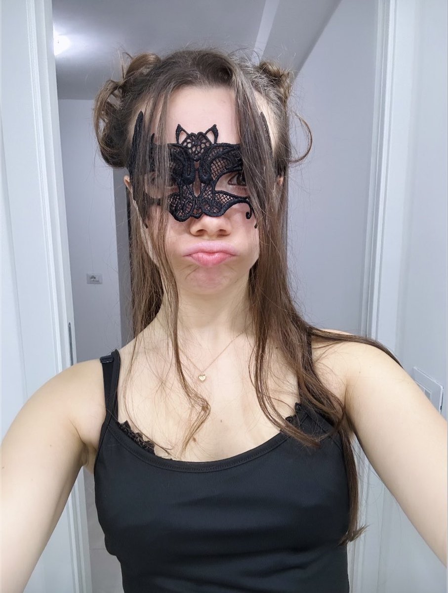 hel leehrax tweet media