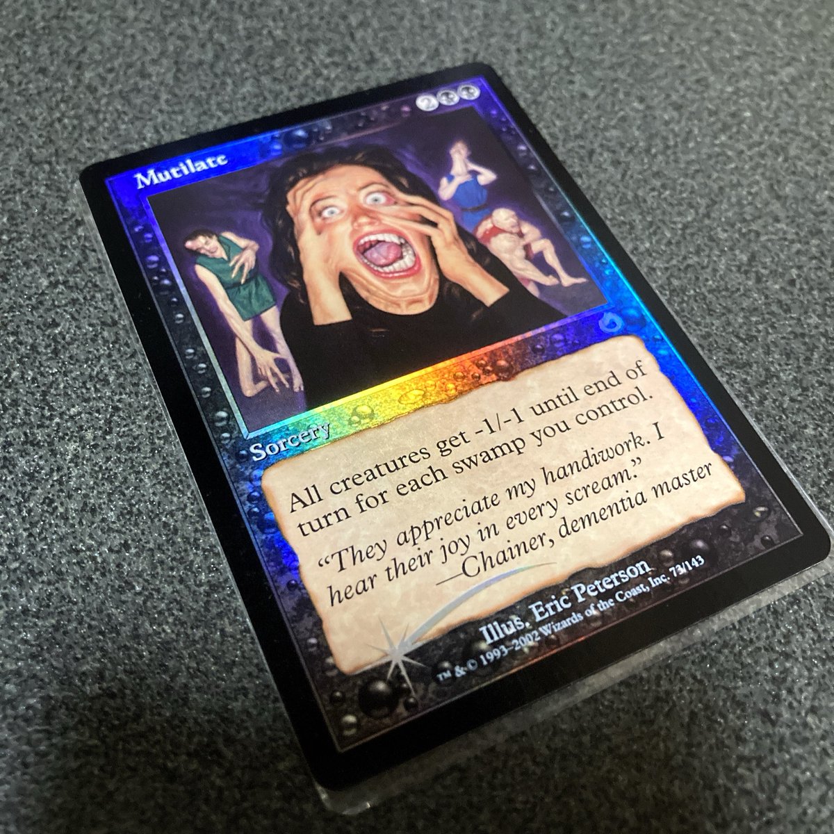 今日のショーケース発掘品&amp;旧枠Foil沼についに足先をつけましたシリーズ
『トーメント』から「Mutilate/もぎとり」の旧枠Foilを。
沼の数だけ全体マイナス修正をかけてくれる有難過ぎるスペル…ミドルスクールの黒単⚫️デッキ達で活躍してくれています✨
#今日のfoil #旧枠foil #mtgmiddleschool