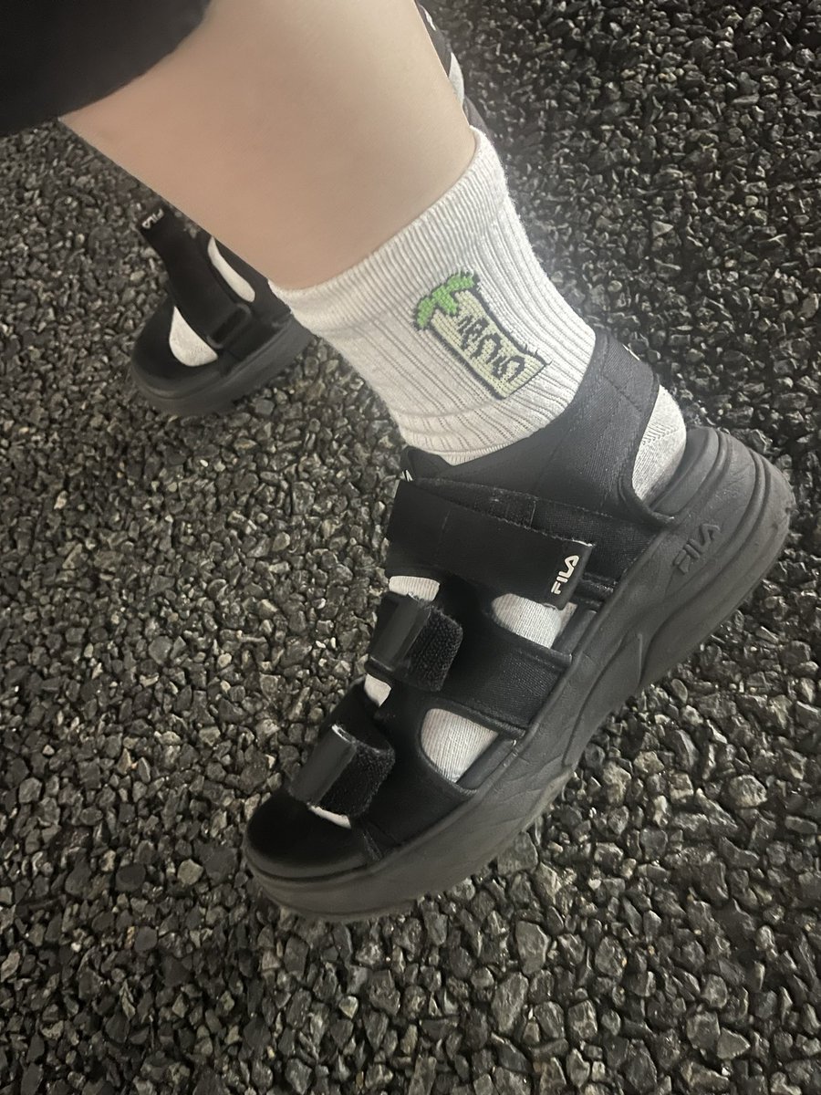 とりあえずみんなに靴下が太鼓の達人なのバレなくてよかった