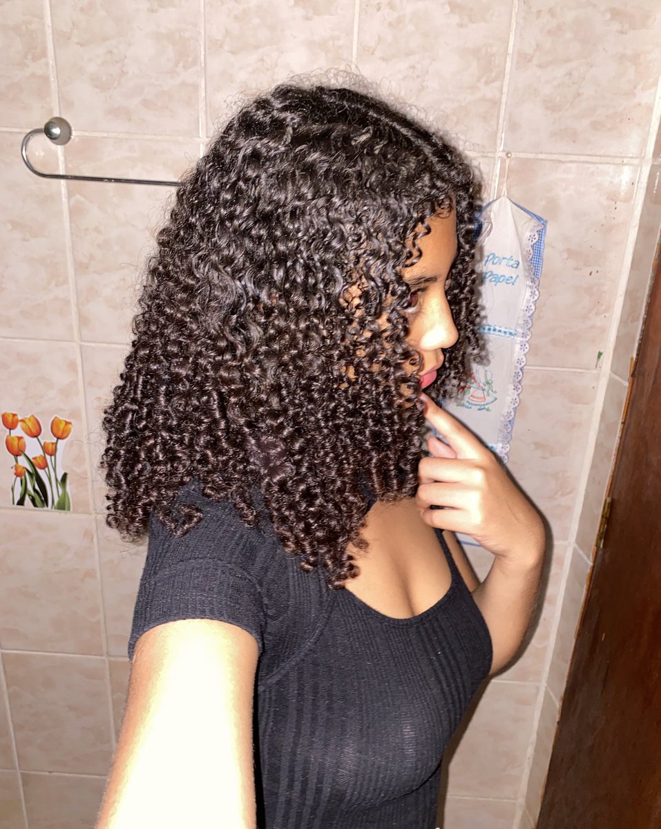bucetadaflor's tweet image. ontem meu cabelo ficou bonitinho a finalização