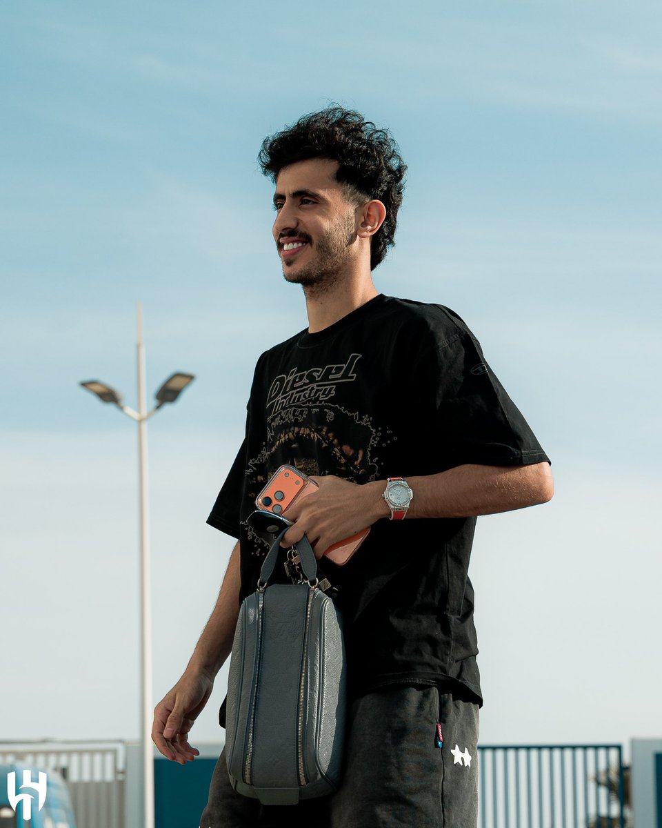 محمد القحطاني خلال وصوله لمقر النادي 🖤

<a href="/Alhilal_FC/">نادي الهلال السعودي</a> 📸