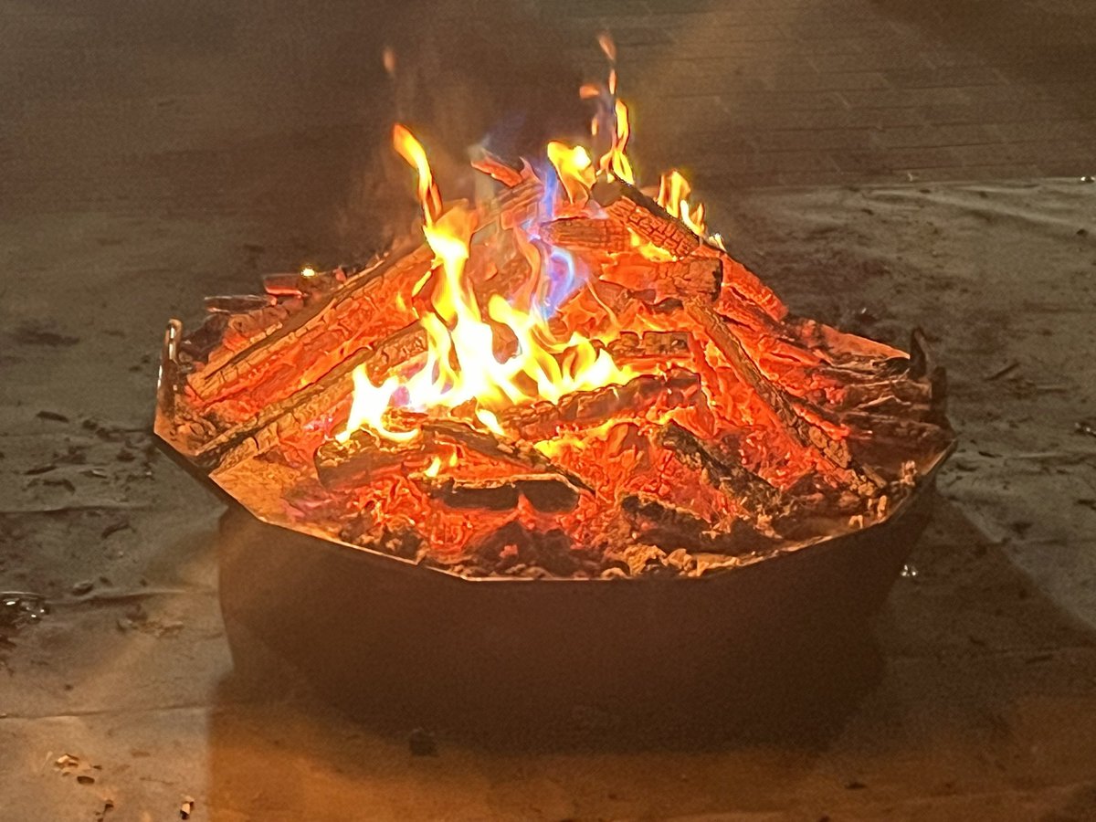 Pöp up! tweet media