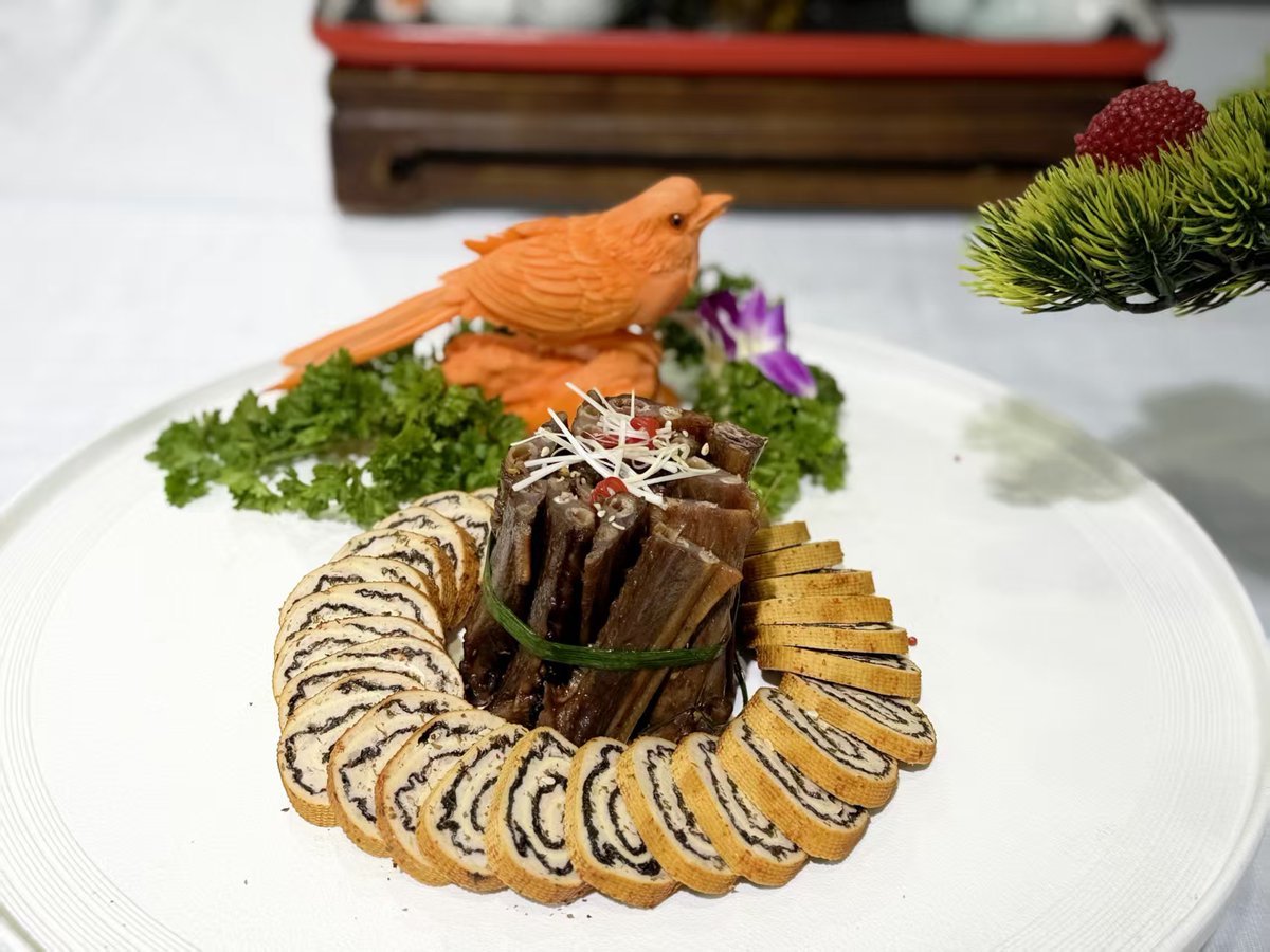 HolaFujian's tweet photo. Smoked goose cooking competition. Which one do you think will win? #ChineseTea #TeaExpo #TeaMachine
@HolaFujian @fujiantravel @XinhuaChinese @XinhuaTravel @xuejianosaka @QiushiJournal https://t.co/BdVFHaSV5I
