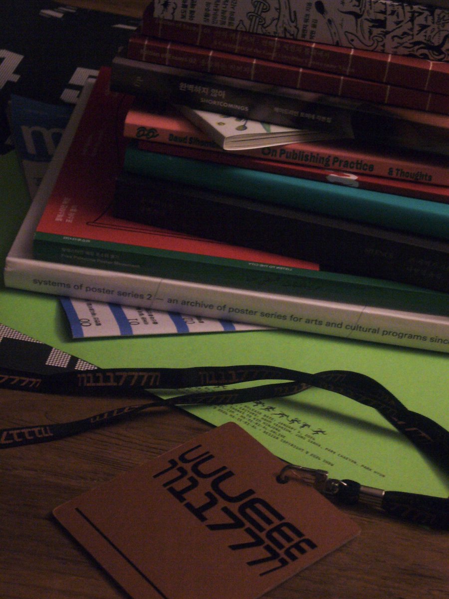 editorsdontedit's tweet image. 처음을 살며 끝을 파고, 처음을 사며 끝을 팔고, 하다가 또 한 번의 축제가 끝이 났고, 일상이 또 시작됩니다. 자리를 마련해 주신 분들, 와 주신 분들, 함께해 주신 분들, 모두모두 감사하고, 죄송합니다. 이제 다시 어떤 끝을 준비해 보려고 하니, 다들 잘 지내 주시기 바랍니다.