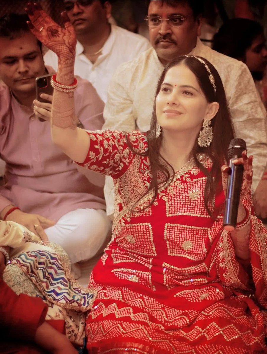 अब एक ही सपना है , भारत से देशद्रोहियों को निकाल कर बाहर फैंकना  क्या आप लोग मेरा साथ देंगे🙏❤️