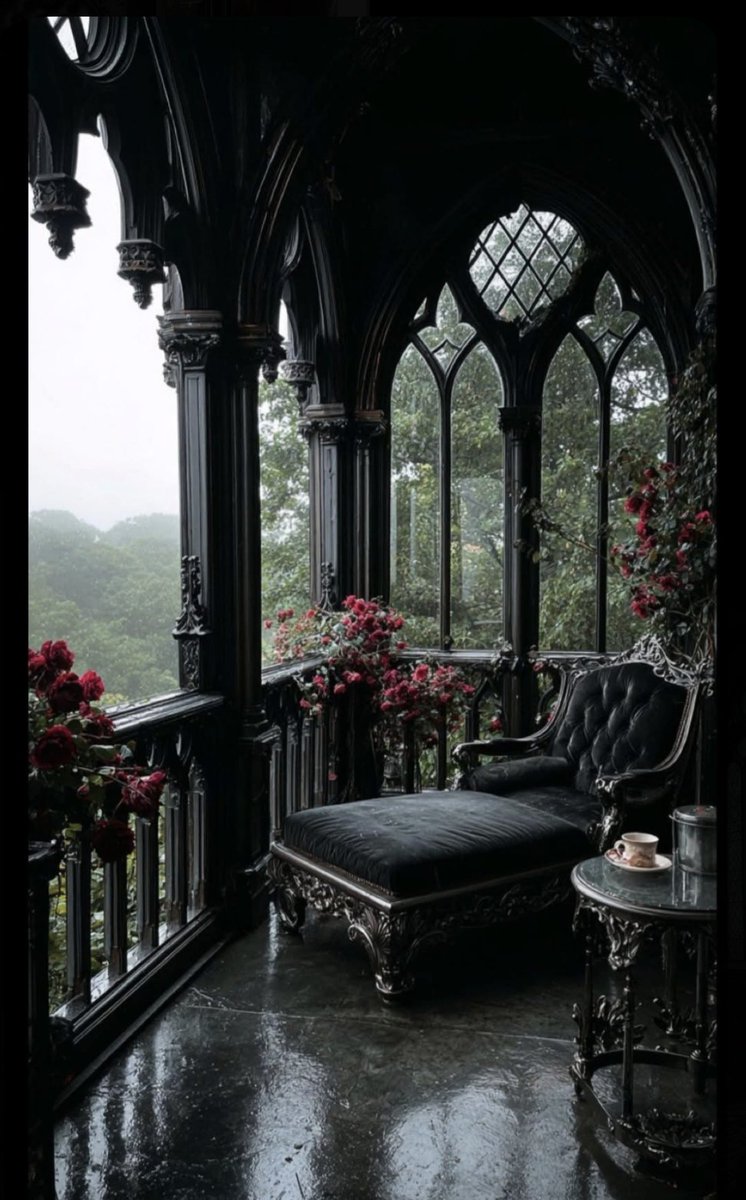 If this was my bedroom and it had that balcony I’d never leave it 🖤