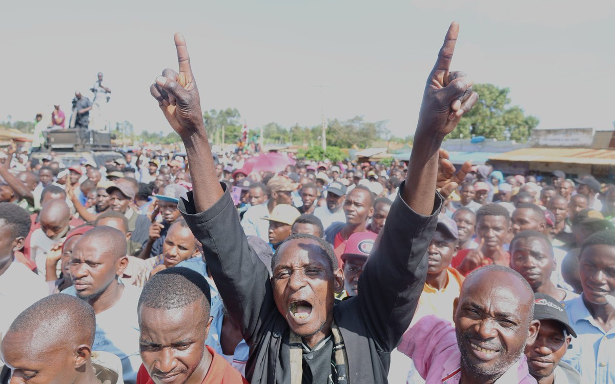 WanjikuThiga_'s tweet photo. Kanyuambora, Mbeere North, we move to the 2027 promise to liberate our Nation by your vote for Newton Karish on 27th November 2025.
Thank you for your solidarity and warm welcome!
God Bless you. #DCPParty #SkizaWakenya #UnitedOpposition https://t.co/b0Iv0IwLNt