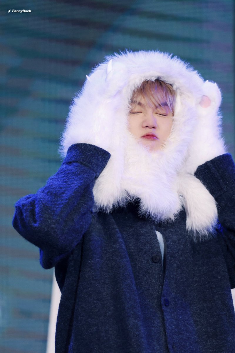 FancyBaek tweet media