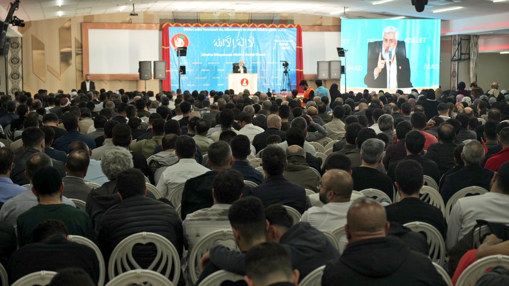 Alparslan Kuytul Hocaefendi'nin İstanbul'da "Komutan Peygamber ve Tebük Seferi" konferansı halkın yoğun katılımıyla devam ediyor.

AlparslanHoca İstanbulda
#FurkanKonferansları