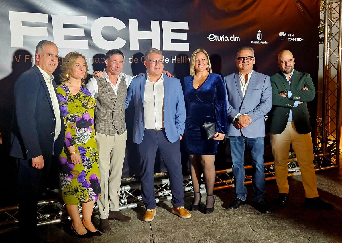 Vox_Hellin_Of's tweet photo. #FECHE
🎬 Gala de inauguración del Festival Internacional de Cine de Hellín celebrado anoche en el Restaurante M-Lía, con la asistencia de nuestra Portavoz @HellinRaquel
🏆 "Premio Especial" al actor, modelo y torero retirado, Óscar Higares.
1/2 https://t.co/ijNCsLJ3qA