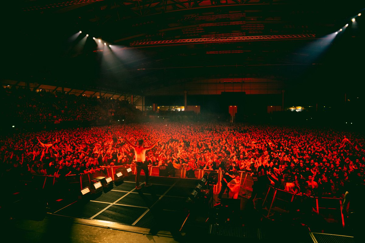 BURY TOMORROW tweet media