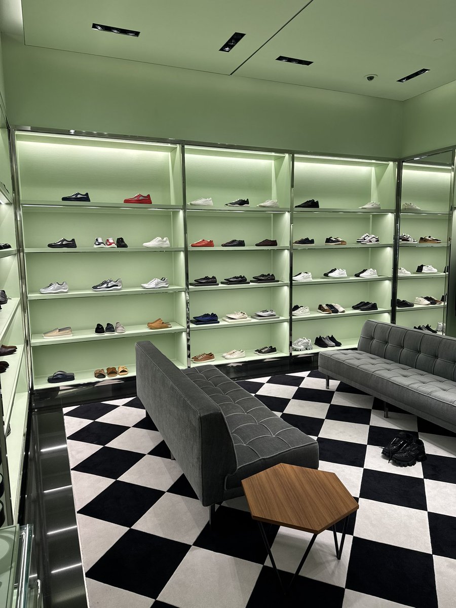 I’m out here buying Prada shoes with my own money earned from trading.

And some KOLs be faking PNLs and larping giveaways while chasing promotions out of greed.

I have more than enough money to giveaway, don’t trust people who don’t.

All my profits from X are given away too.