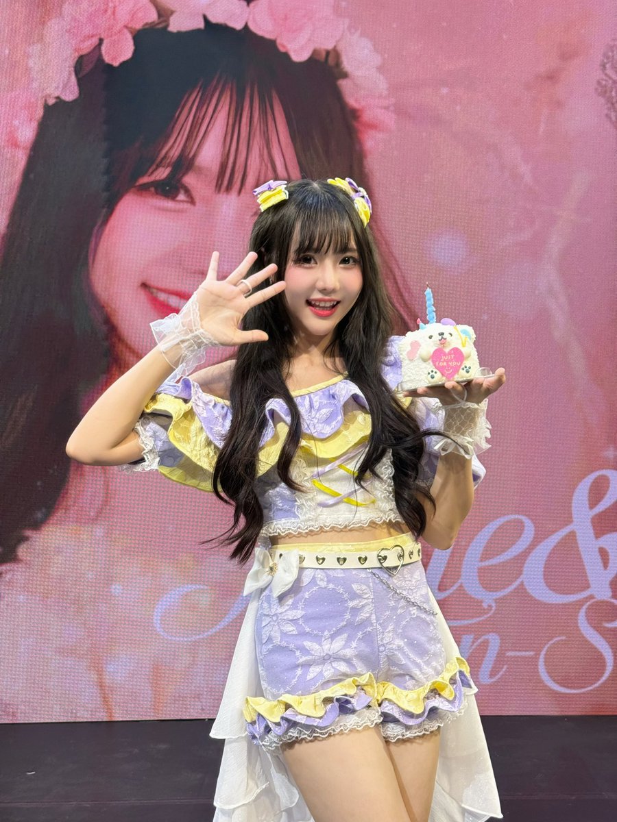 jane_fuyubi's tweet image. ทุกคนน่ารักมาก ขอบคุณงามๆเลยน้าา เจนอีสแฮปปี้ ~~~ 🎂🩵 วันเกิดที่แสนพิเศษของป๋ม

#janefuyubi #fuyubi #fuyunohanabi #ふゆび