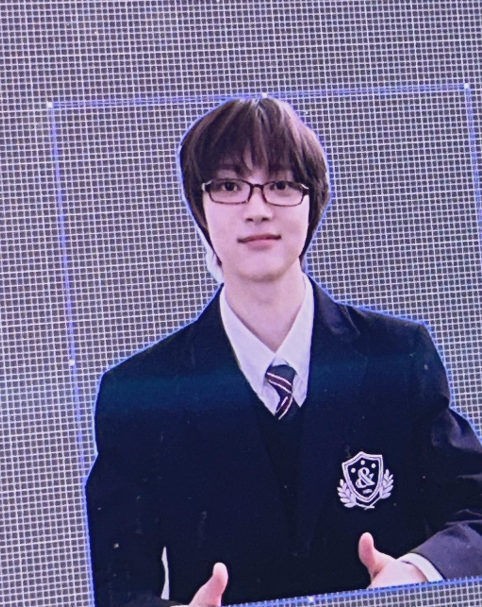 그저 누끼만 땄을뿐인데 너무 웃기다