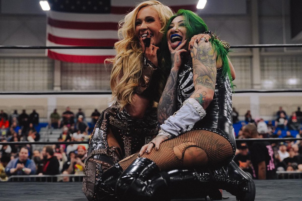 HowlForDaddy's tweet image. Violent witches.