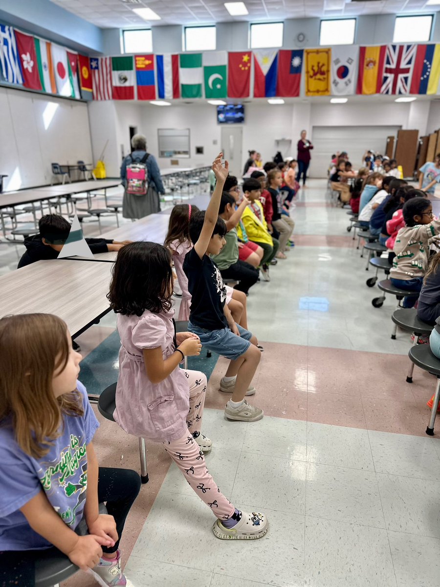 1stGradeBBE's tweet photo. @FBISDPremierOps Our Digital Defenders lesson was a huge success! Our presenter Ms. Casey kept our #bullfrogs engaged and was nice enough to allow them to belt out “6, 7” during the presentation. Check out the 4 rules to #internetsafety 
#DigitalDefenders #FBISDLevelUp https://t.co/Jt9OyIjsIV