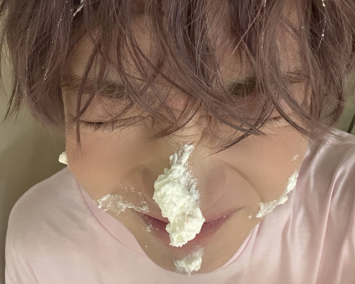 L0VESSING's tweet photo. 내 인생 최고로 핑크가 가득했던 하루🍓 https://t.co/R8rvj9uvs3