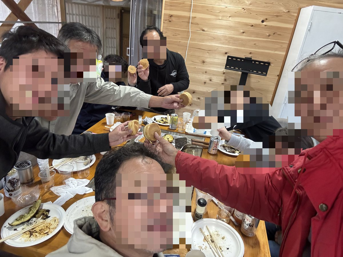 TanukiSince1980's tweet photo. HCCCキャンパ��OBOG
第4回　秋主催キャンプ

11月15・16市内某所で開催
班付さん不在の今回ですが
ストーブ灯油切れ以外の
トラブルは無く楽しく終了

↓還暦超え達とその子世代1人↓

#HCCCキャンパーOBOG https://t.co/W7lZ2hsVnB