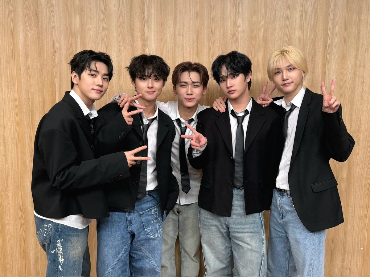 [📸] 251116 케이타운포유

✨️🎈💖

#DKZ #디케이지
#TASTY #테이스티
#ReplayMyAnthem