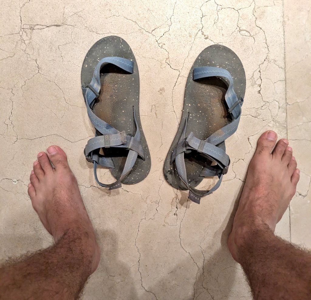 DFeet tweet media