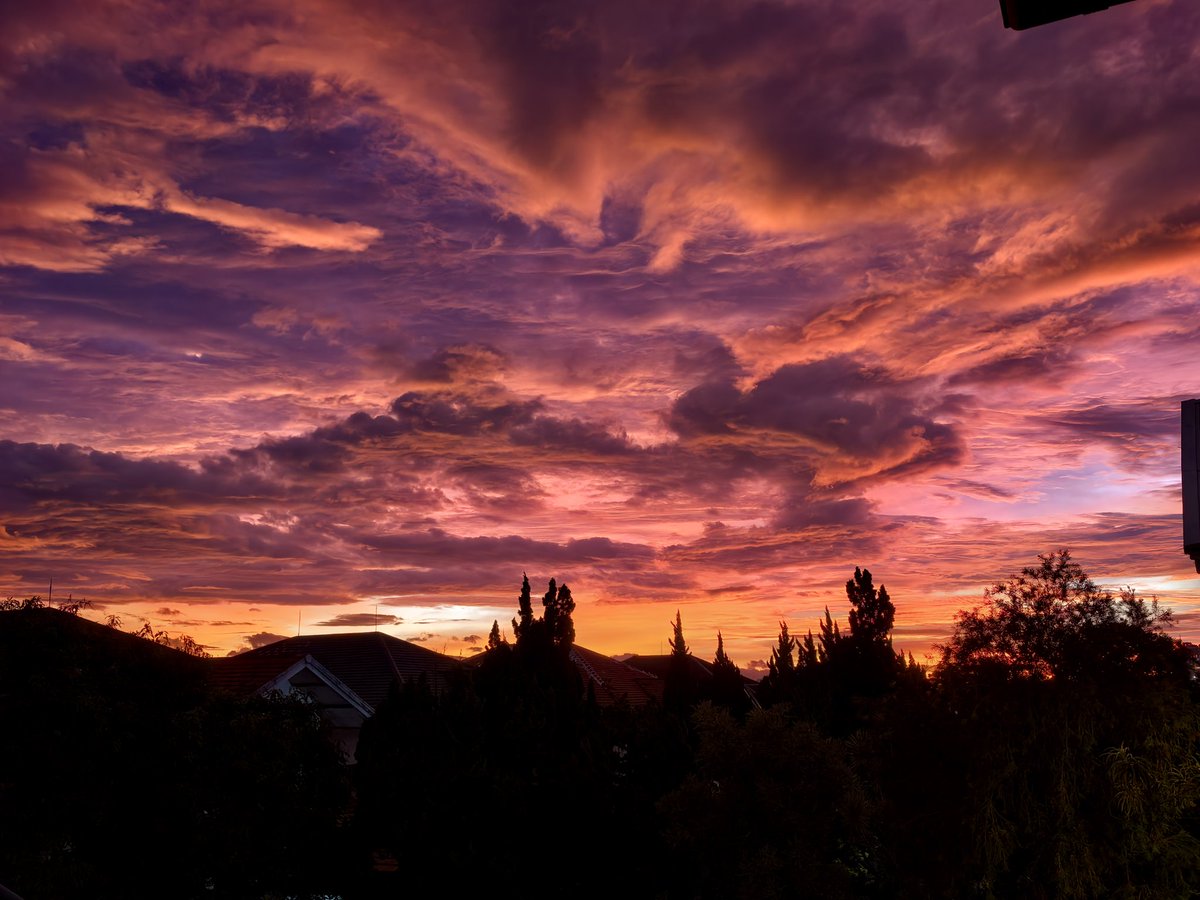 arr_ant's tweet image. Cloudy Sunset ......